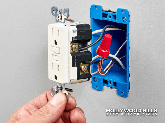 Electrical Outlet Services| Hollywood Hills Best Electricians